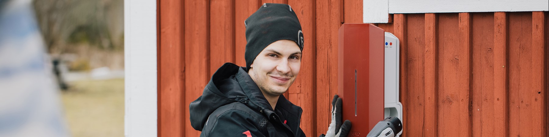 Laddboxar och laddstolpar
